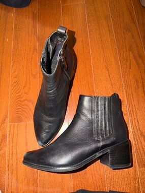 Blondo Black Leather waterproof Ankle Booties
